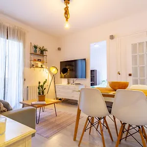 Cosy Apartment. 10min Walk To The & Train , Tarragona España